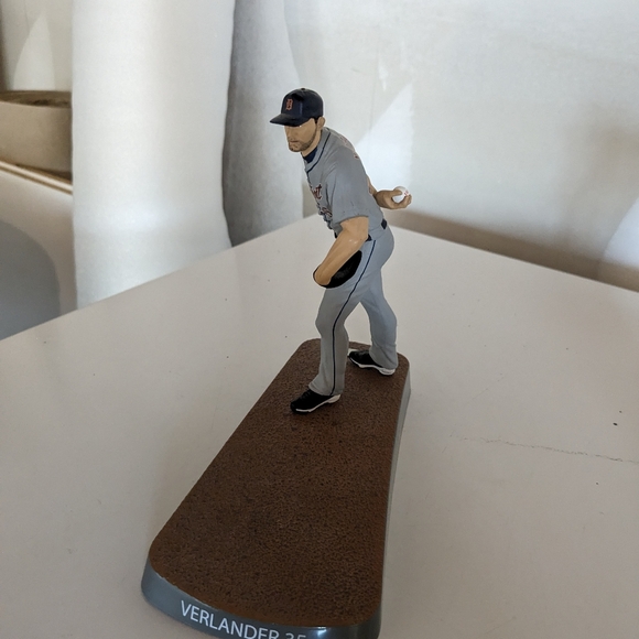 Justin Verlander action figure - Picture 3 of 3